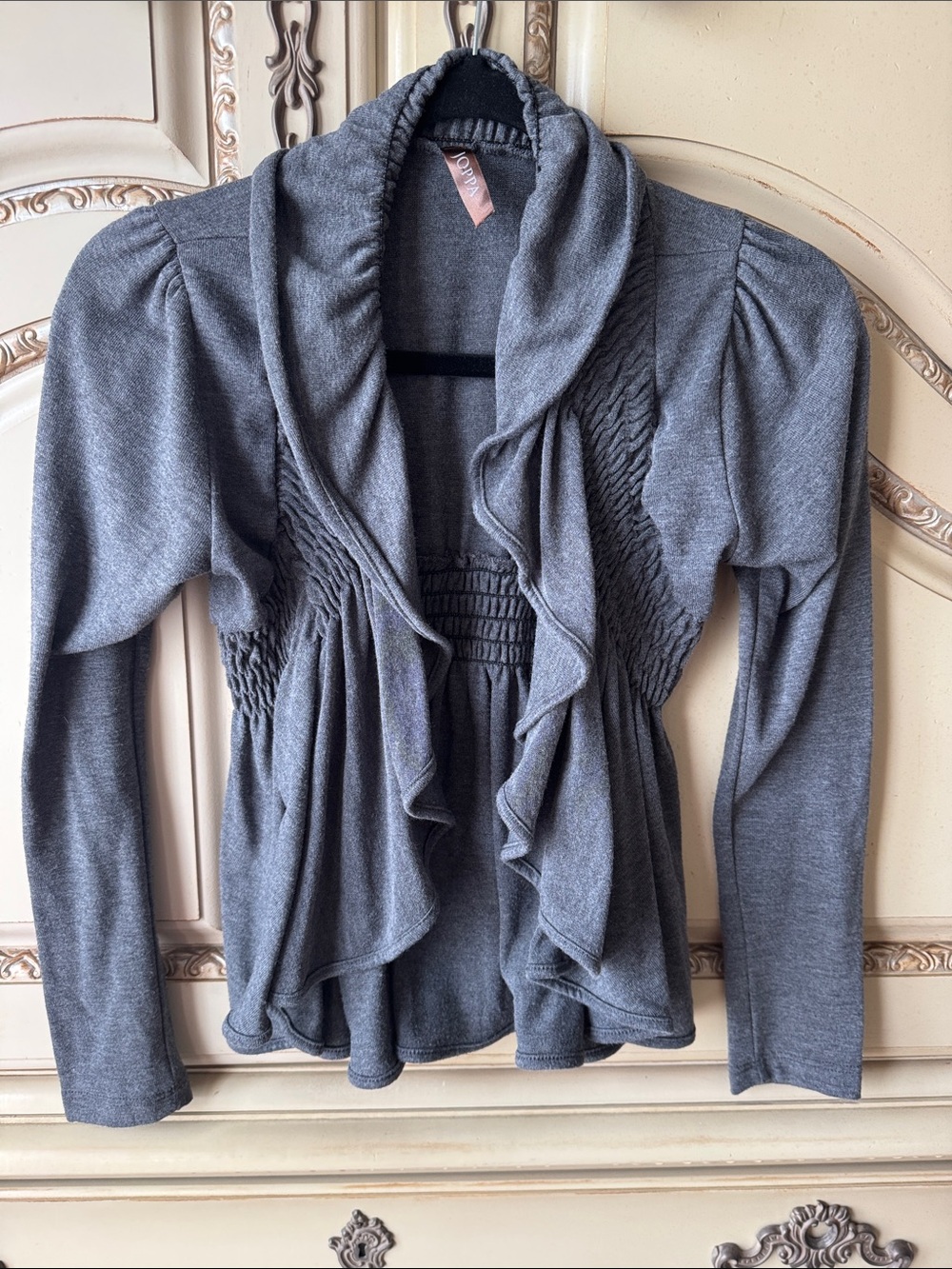 Source Unknown Gray Ruffled Open-Front Women's Top